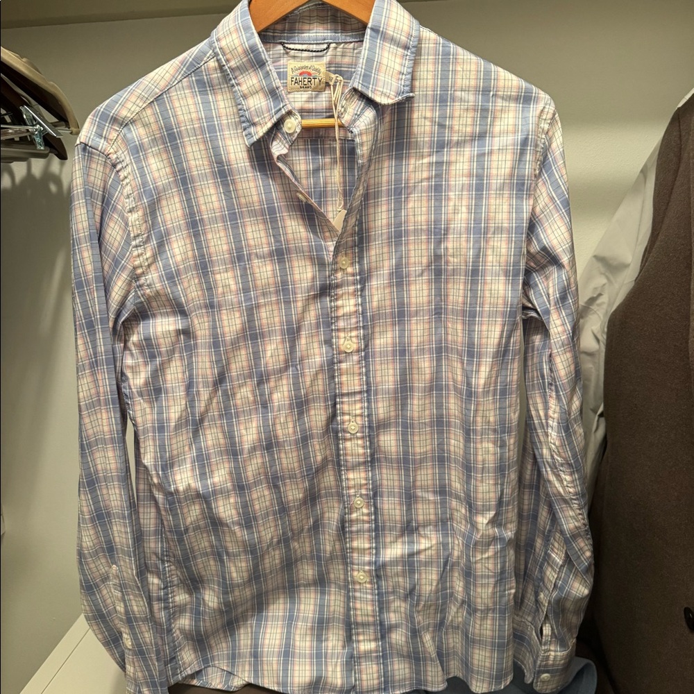 Plaid button down. Faherty size mens small NWT